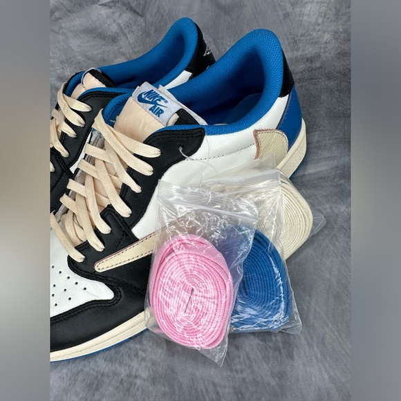 Jordan 1 Retro Low OG SP Fragment x Travis Scott
DM7866-140 Luxury - Picture 16 of 16